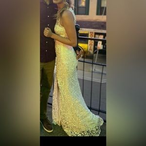 Lulus bridal lace dress